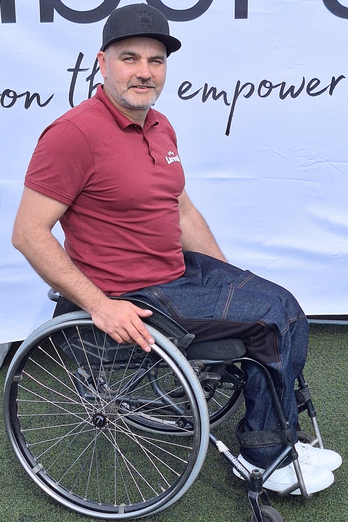 Rollstuhlgerechte Jeans für Herren mit heruntergelassener Vorderseite, 100 % Baumwolle