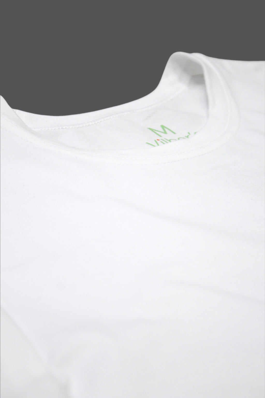 Adaptives Herren-T-Shirt mit zu öffnenden Schultern
