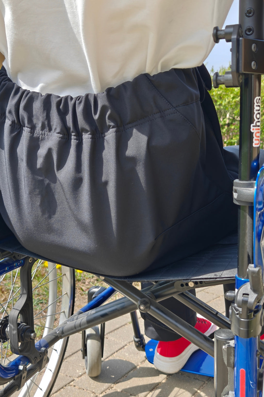 Rollstuhladaptive, warme Softshellhose für Herren