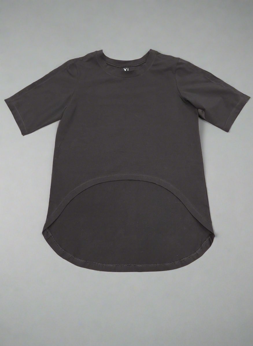 Rollstuhladaptives Kurzarm-T-Shirt für Damen mit zu öffnenden Schultern